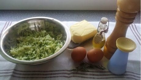 suroviny na cuketovú omeletu